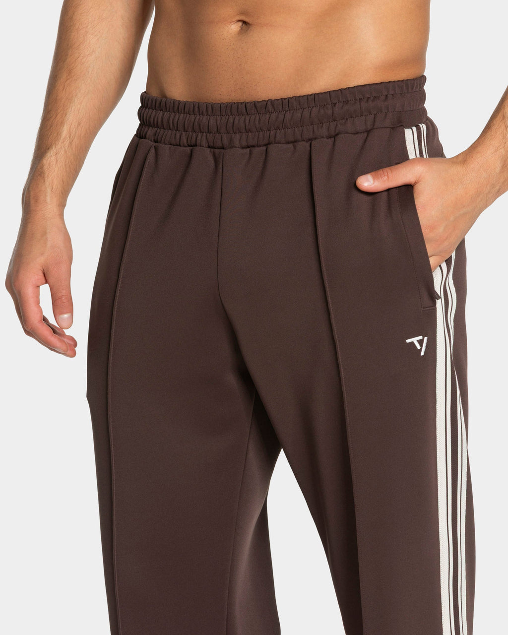 Club Straight Leg Jogger "Espresso"