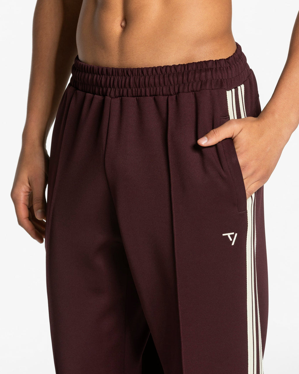 Club Straight Leg Jogger "Merlot"
