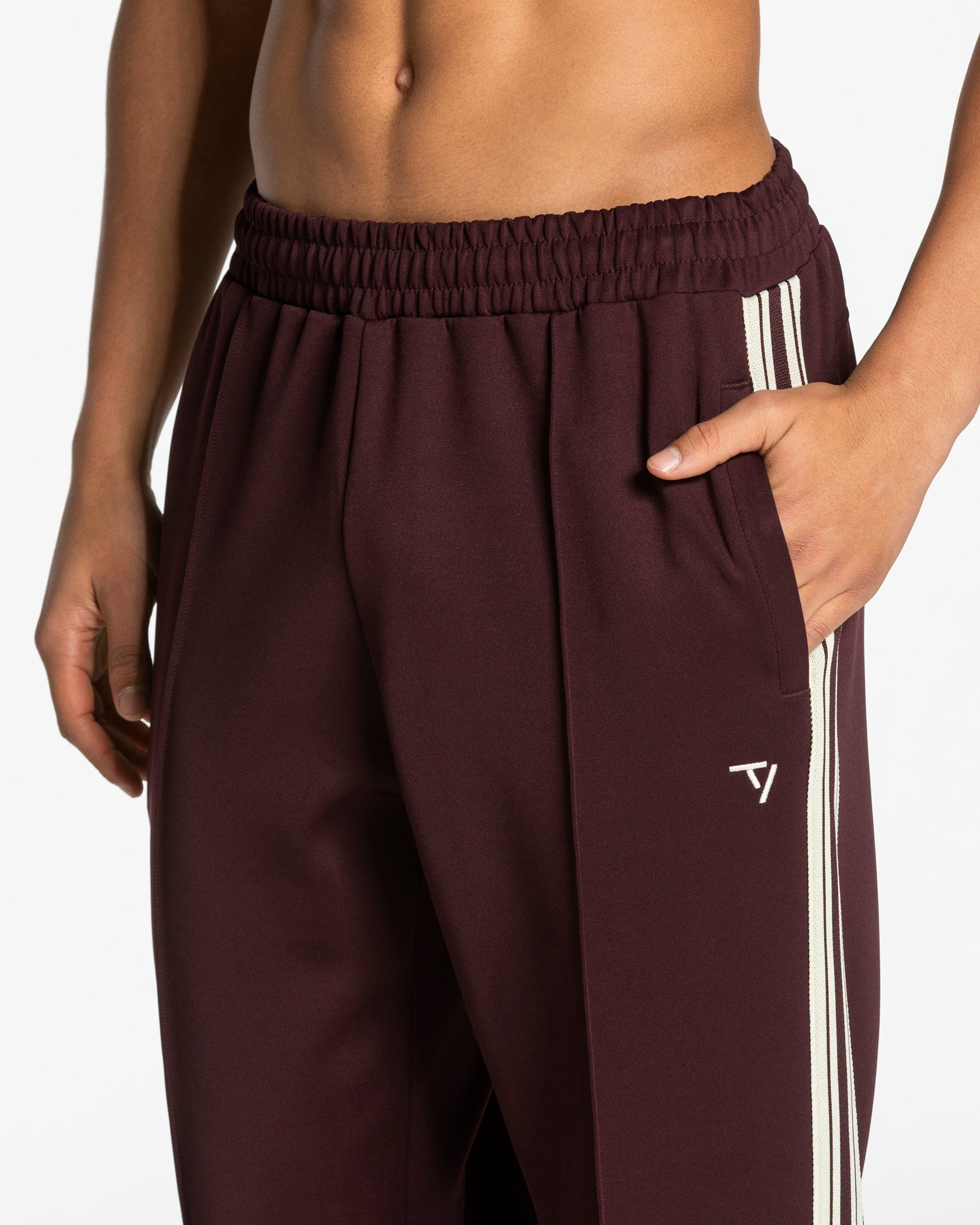 Club Straight Leg Jogger "Merlot"