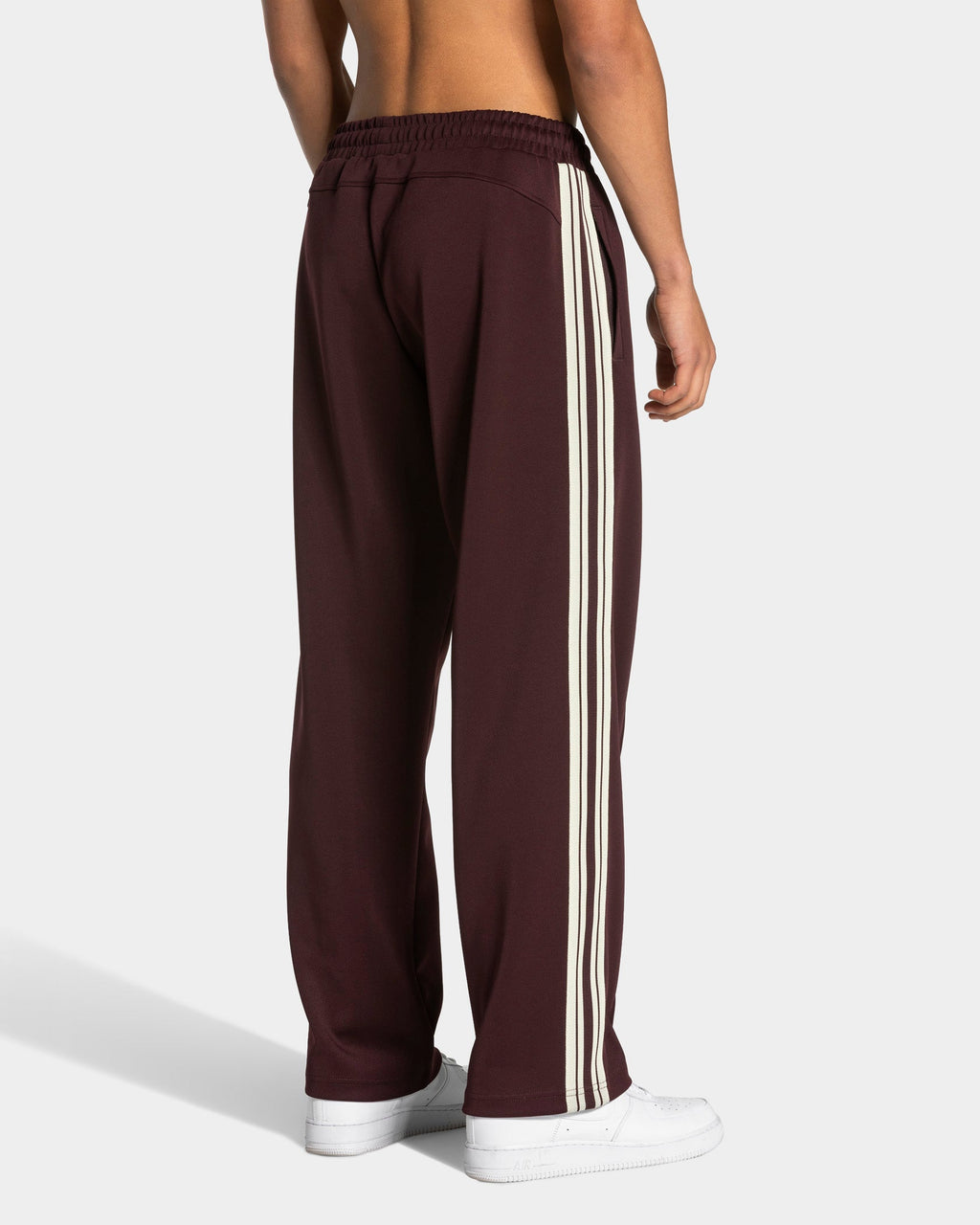 Club Straight Leg Jogger "Merlot"