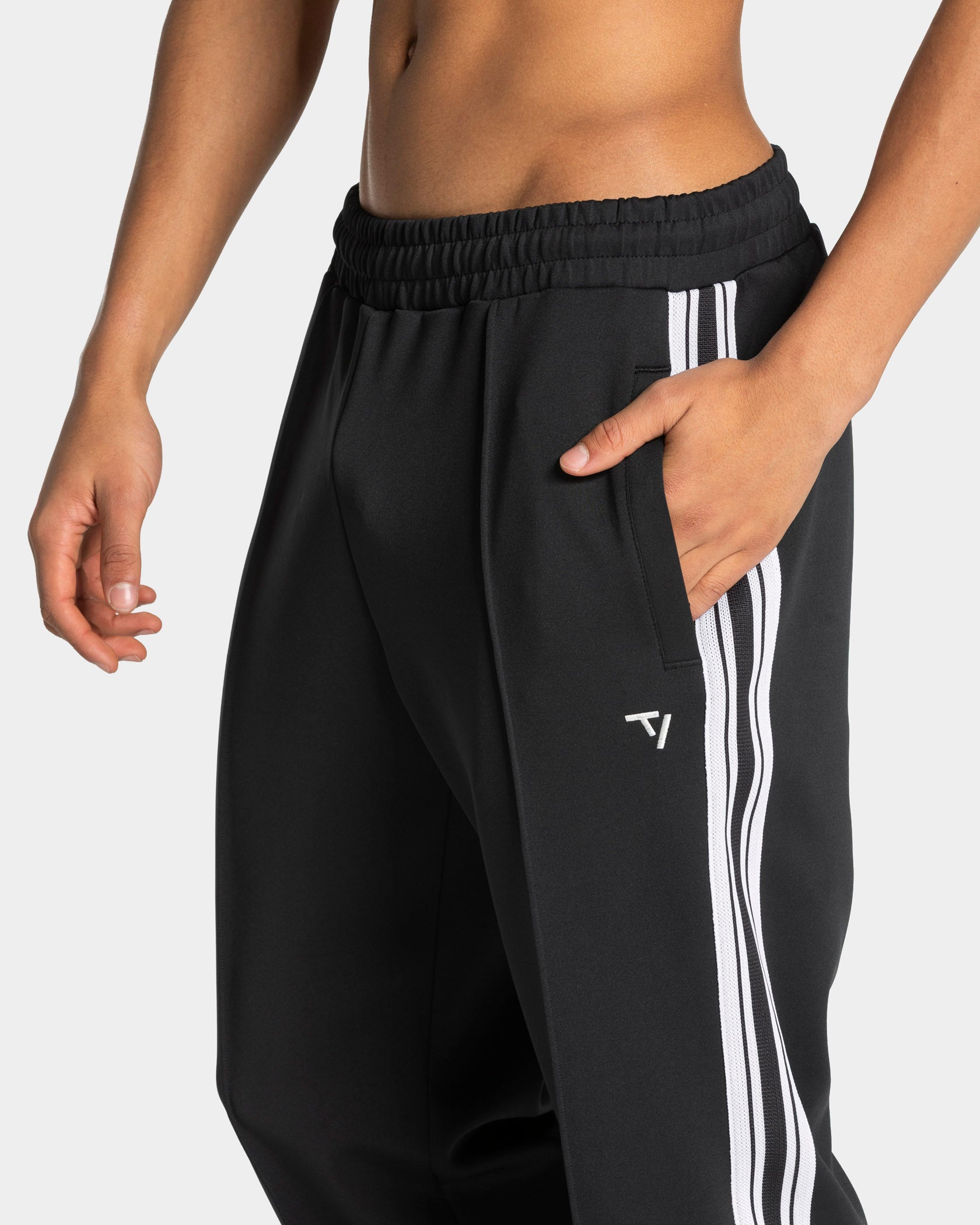 Club Straight Leg Jogger "Schwarz"