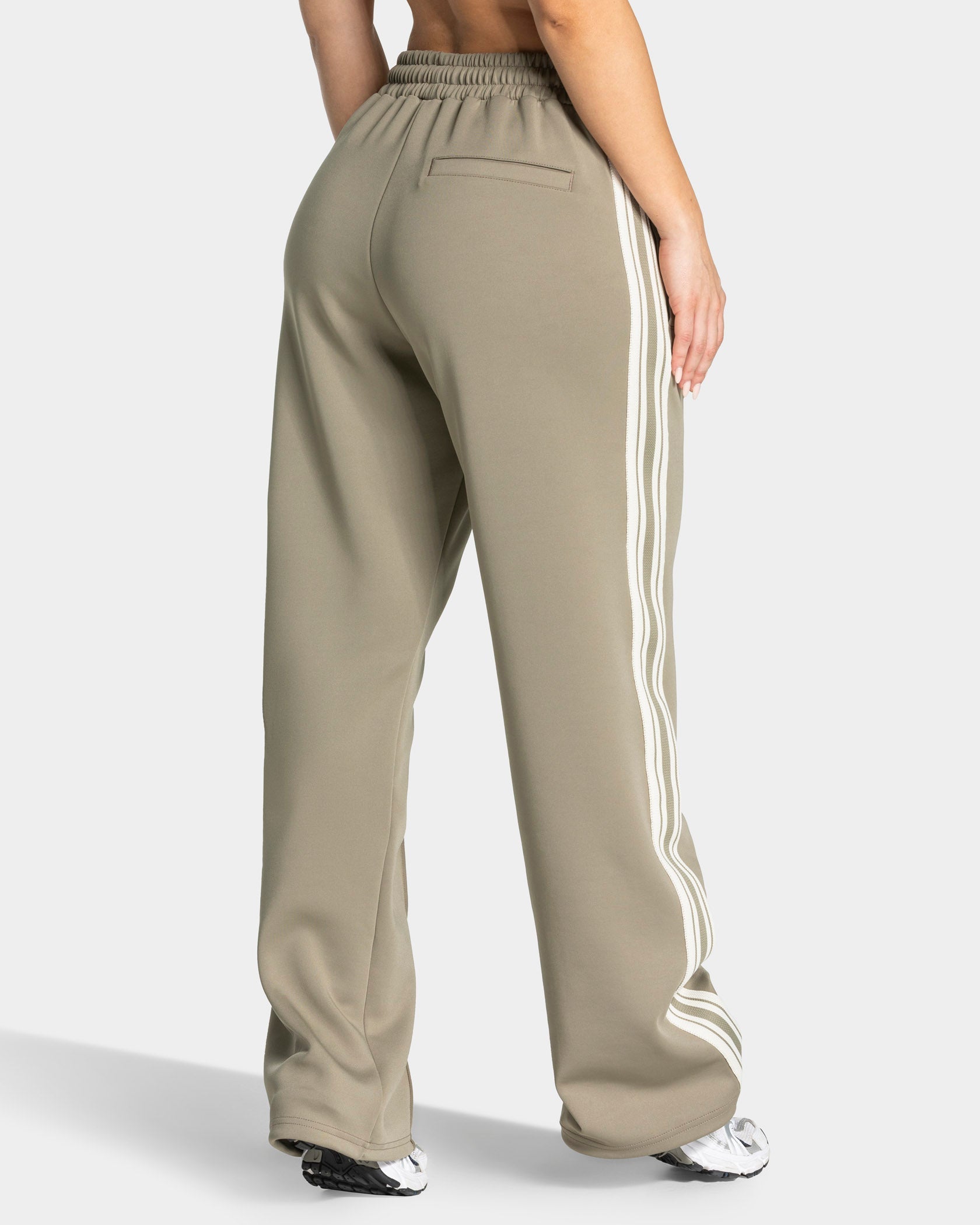 Club Straight Leg Jogger "Khaki"