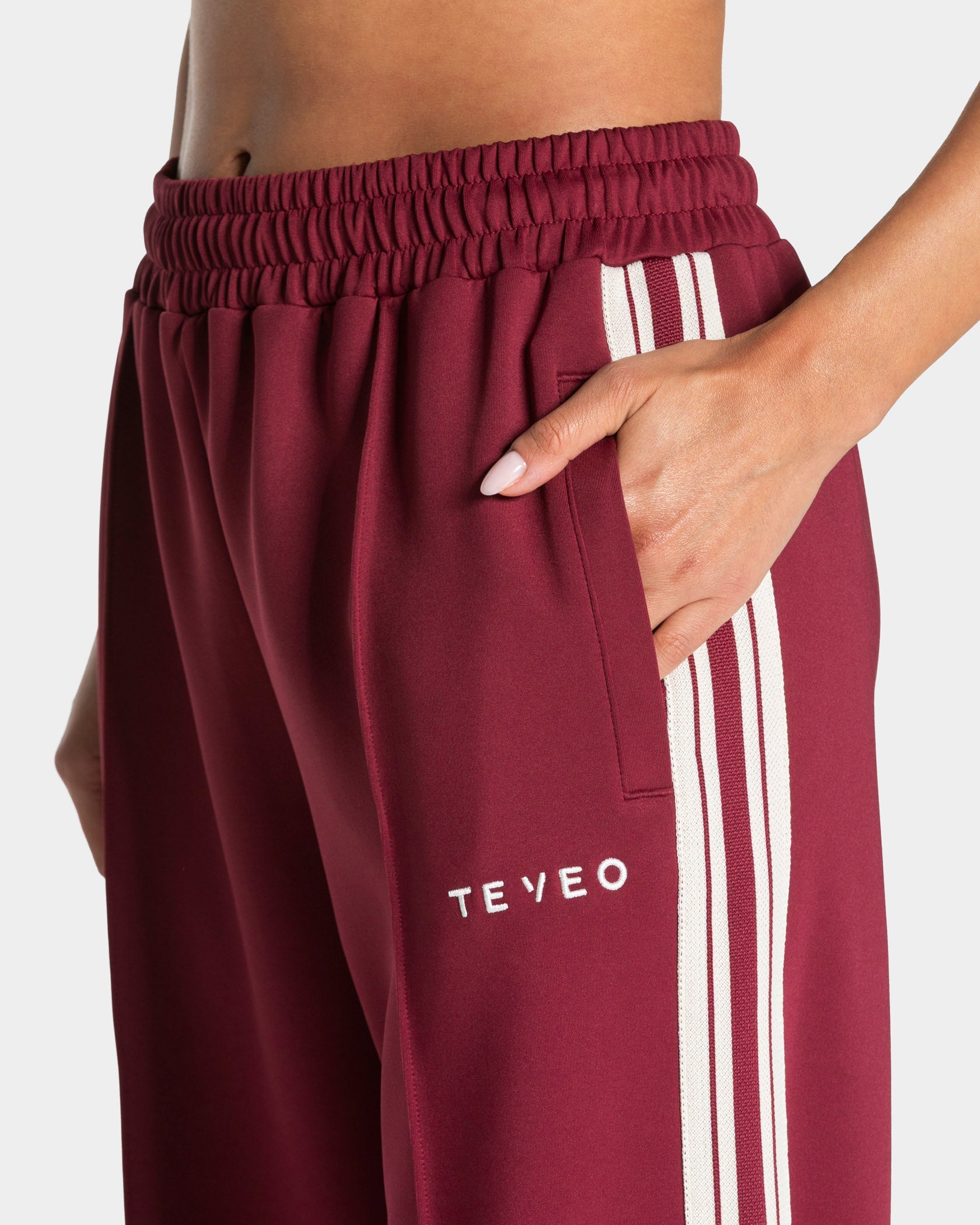 Club Straight Leg Jogger "Weinrot"