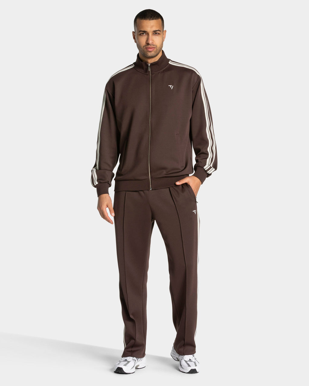 Club Straight Leg Jogger "Espresso"