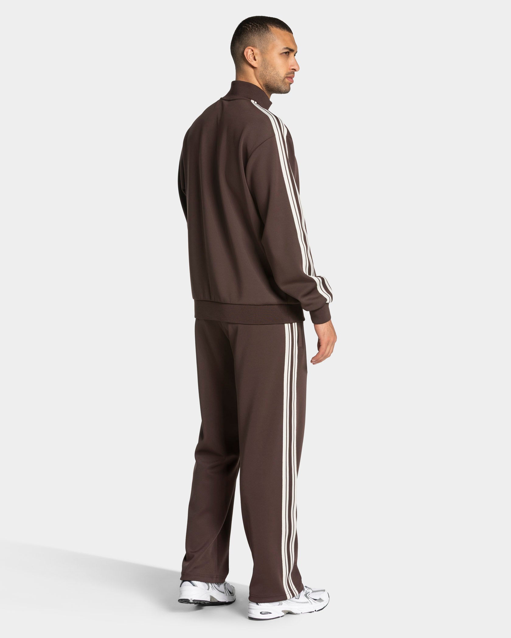 Club Straight Leg Jogger "Espresso"