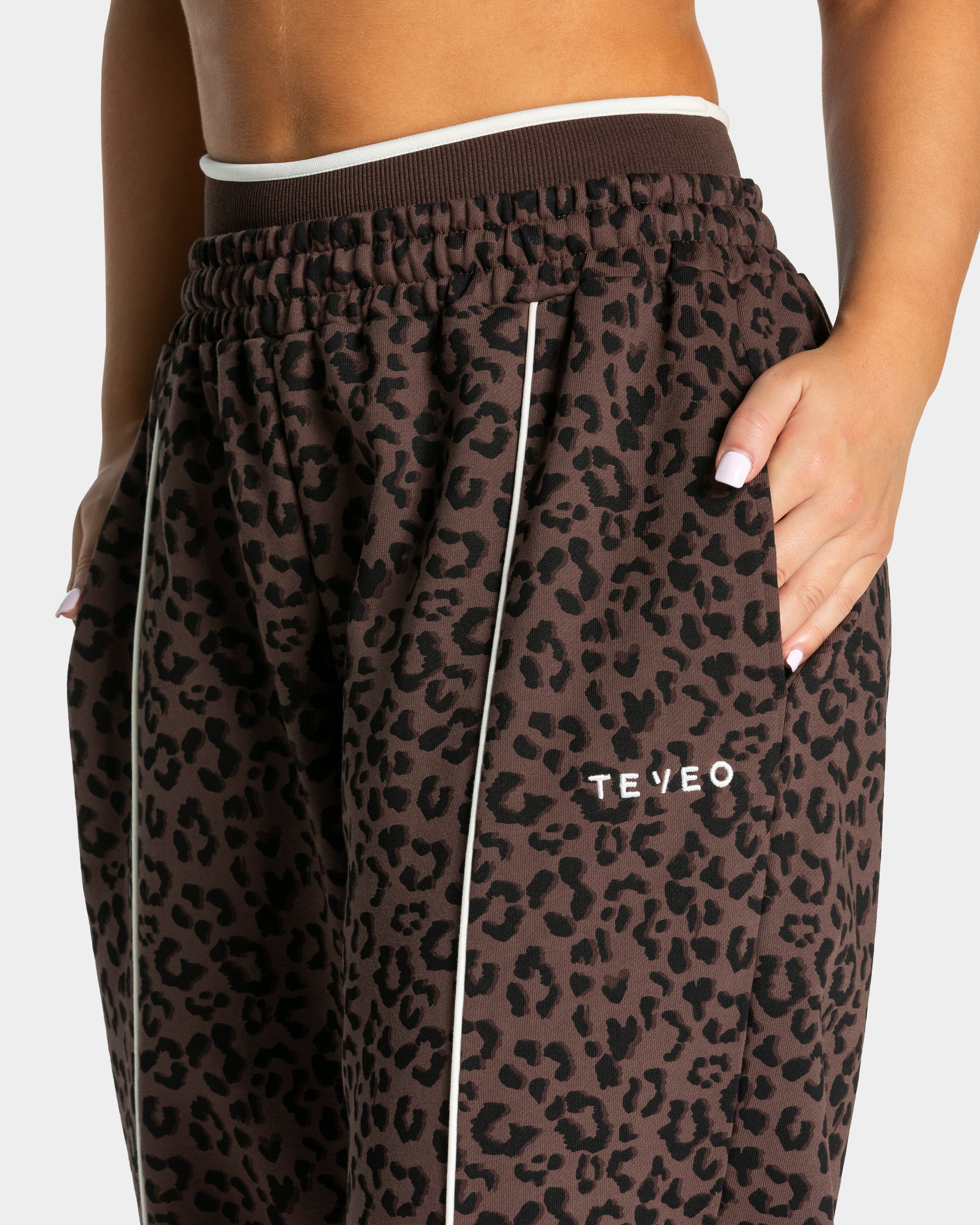 Pantalon de jogging Wide Leg Contrastline « léopard Espresso »