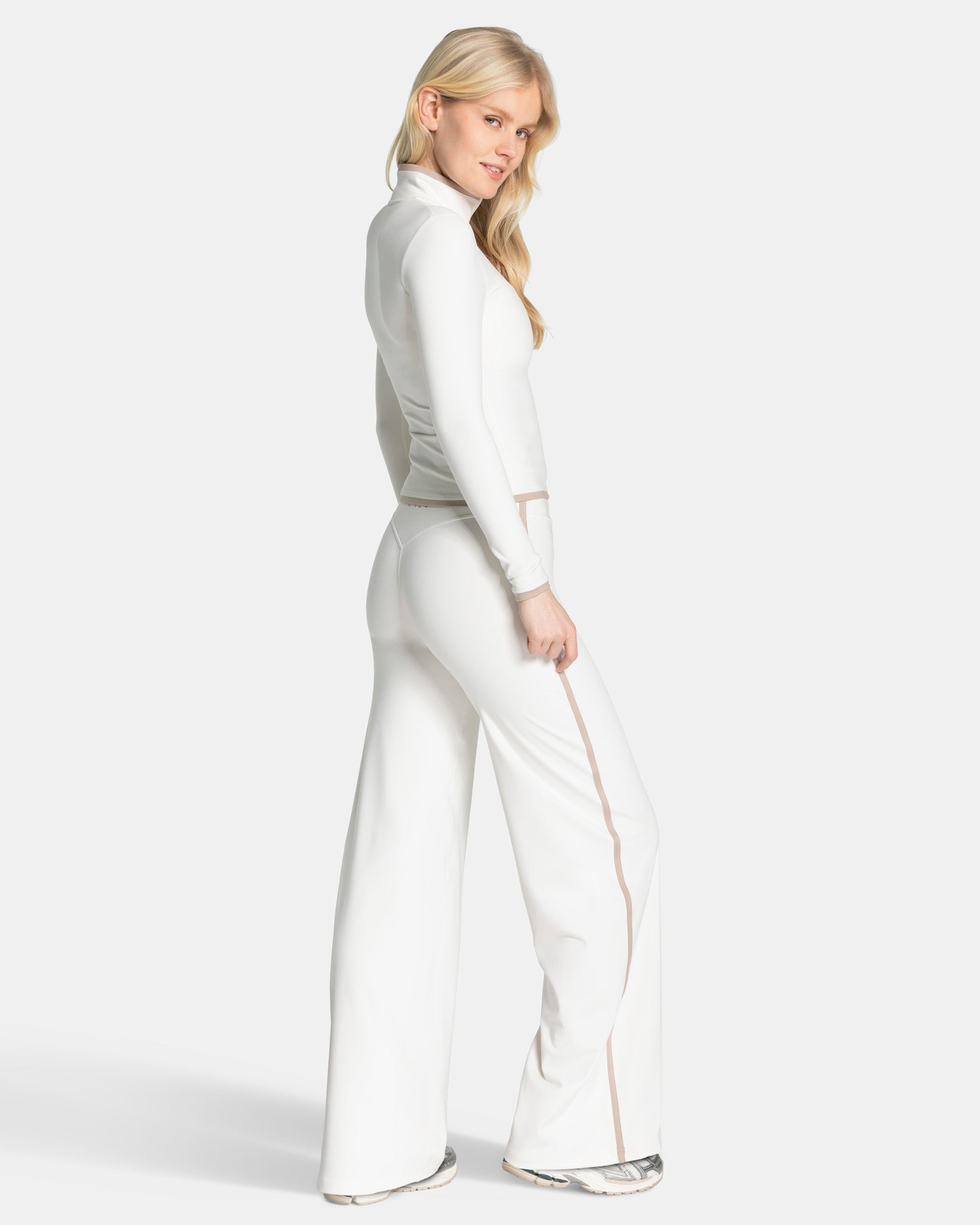 Veste de sport zippée sculptante Soft « Blanc cassé »