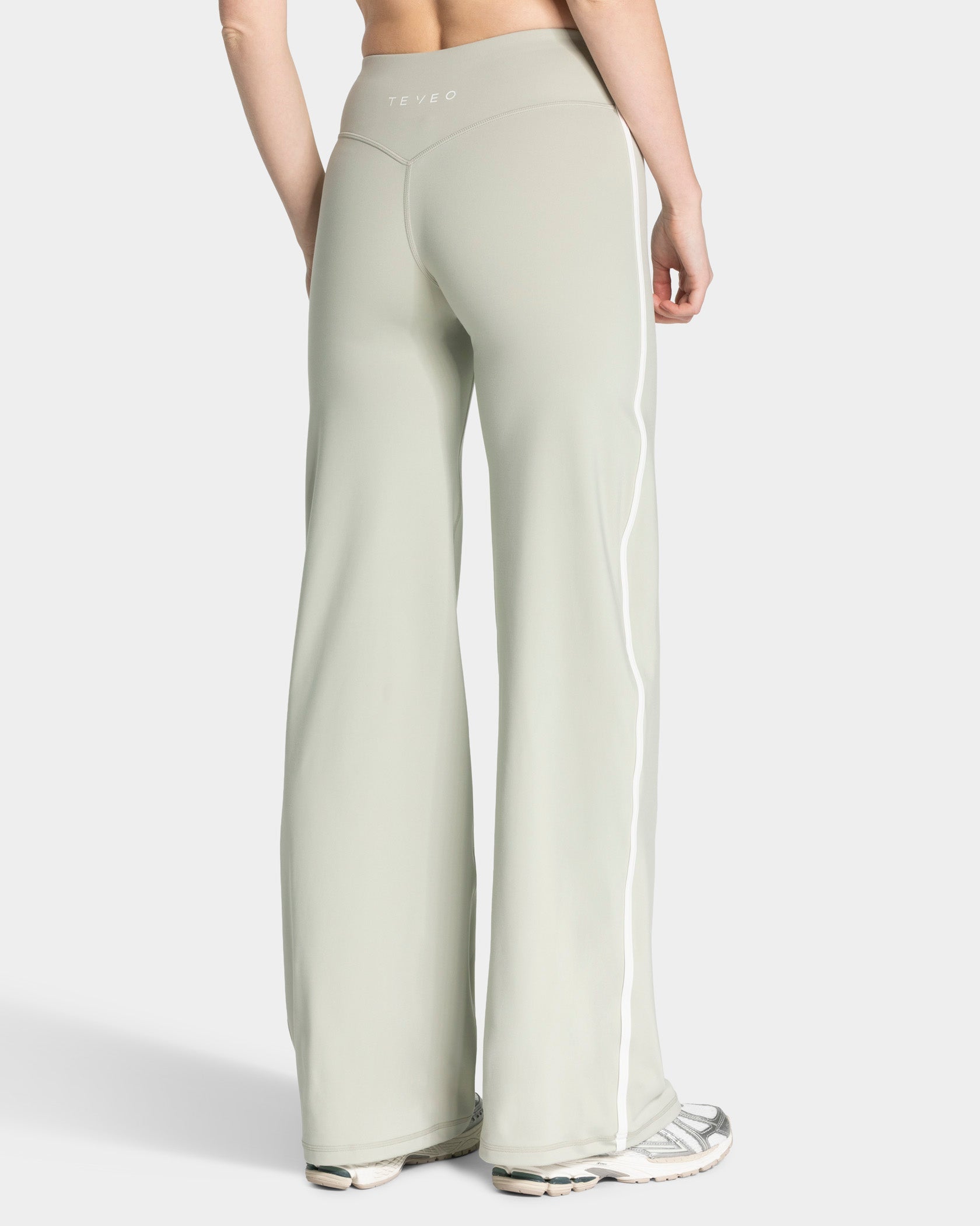 Pantalon à jambe droite standard Soft « Pistache »